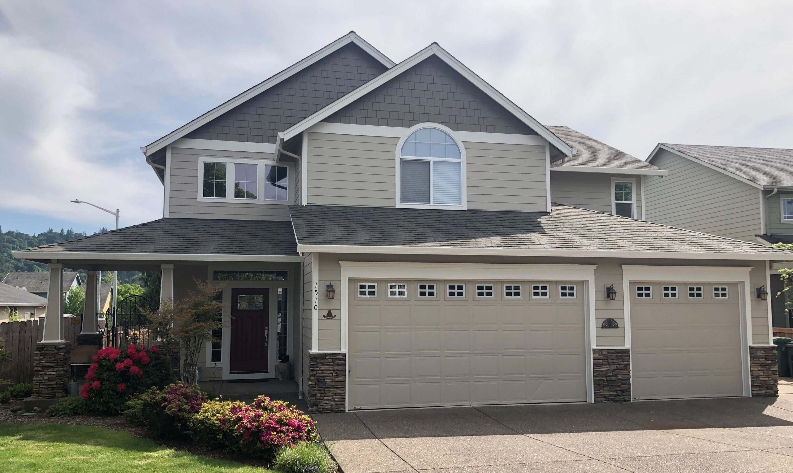 painters in Bend OR exterior house painting completed by West Rivers Painting